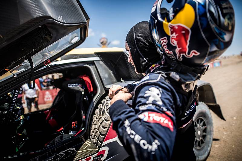 Jiří Šimeček se ocitl v těsné blízkosti závodníků rallye. Do týmu si ho vybral přední český fotograf Marian Chytka.