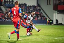 Mohamed Tijani v domácím zápase Ligy mistrů s Bayernem Mnichov bránil Choupo-Motinga. Chystá se jeho návrat?