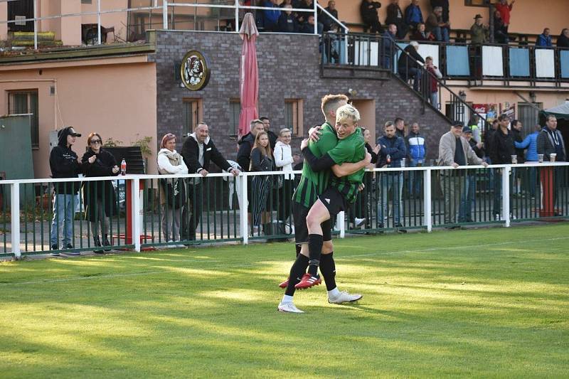 FC Rokycany (zelení) - FK Hvězda Cheb 2:1 (0:0).