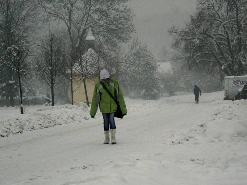 Středeční situace v plzeňských ulicích a na plzeňských chodnících - Lhota