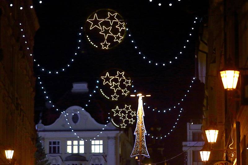 Vánoční výzdoba v plzeňských ulicích - Dřevěná ulice.