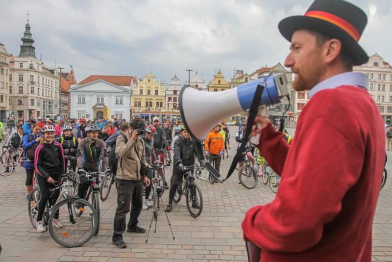 Jarní Velká cyklojízda na náměstí Republiky v Plzni