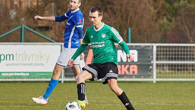 Fotbalisté SK Horní Bříza (na archivním snímku hráči v zelených dresech) budou v nadcházející sezoně brázdit divizní vody. 