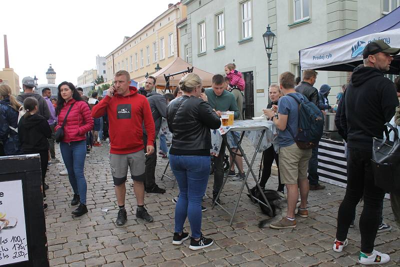 Festival polévky — Plzeň jaro 2022 představil v neděli 29. května v Plzeňském Prazdroji 14 restaurací a bister s dvacítkou různých druhů polévek.