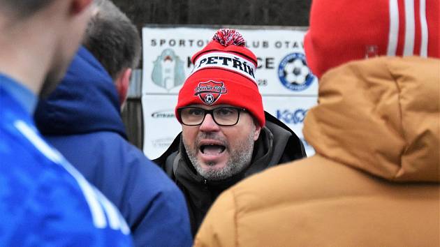 FORTUNA divize A (16. kolo): SK Otava Katovice - SK Petřín Plzeň (na snímku fotbalisté v červených dresech) 1:1.