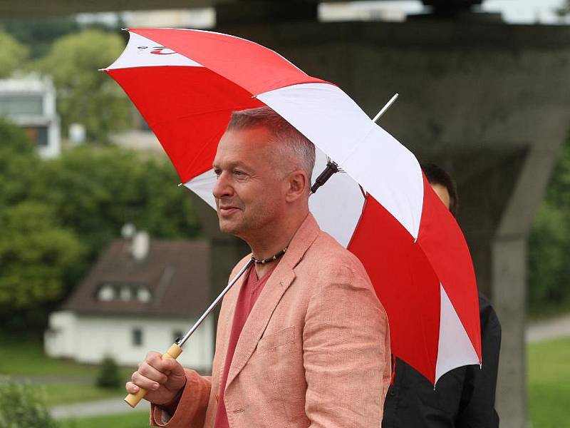 Natáčení filmu Kajínek v Plzni. V roli Kajínkových obhájců Kláry Slámové a Kolji Kubíčka se představí Taťána Wilhelmová a polský herec Boguslaw Linda