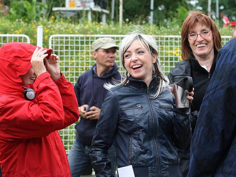 Natáčení filmu Kajínek v Plzni. V roli Kajínkových obhájců Kláry Slámové a Kolji Kubíčka se představí Taťána Wilhelmová a polský herec Boguslaw Linda