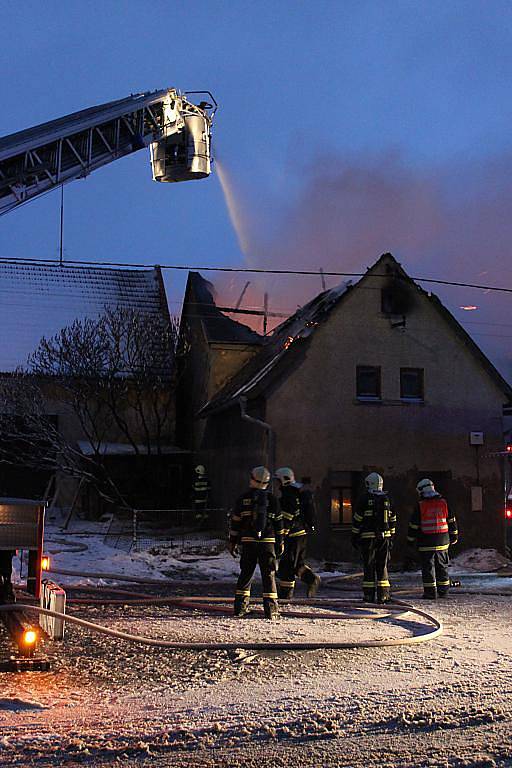 Požár restaurace v Bezvěrově na severním Plzeňsku