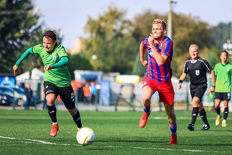 Fotbalisté rezervy Viktorie Plzeň (na archivním snímku hráči v červenomodrých dresech) v neděli jen remizovali s Admirou Praha 1:1.