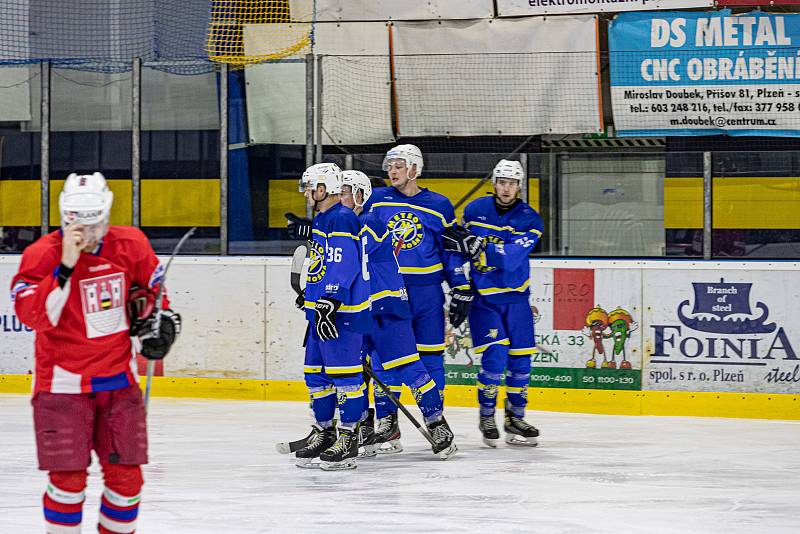 HC Meteor Třemošná (modří) vs. HC Rokycany 4:3 (2. finále play-off krajské hokejové ligy).