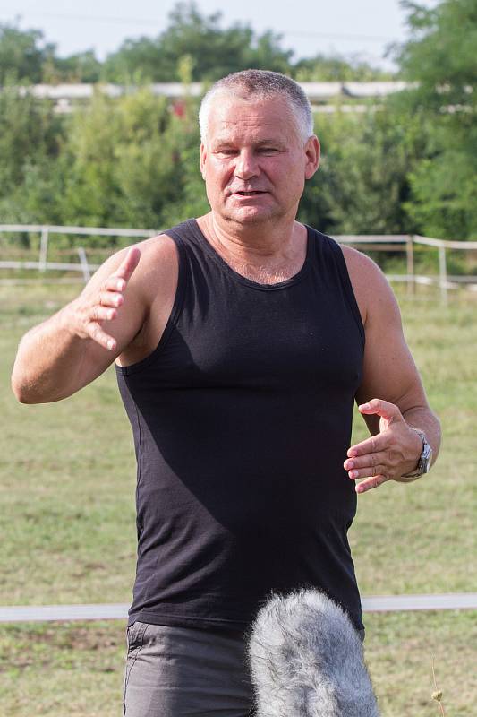 Jiří Kajínek během natáčení v Plzni na Borech