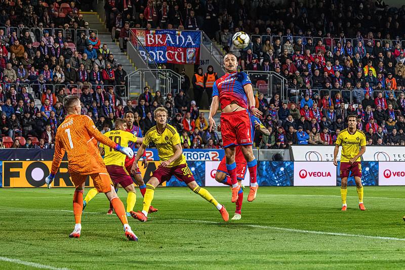 Série neporazitelnosti fotbalistů Viktorie Plzeň skončila po 35 zápasech, v sobotu prohráli v 15. kole FORTUNA:LIGY doma s pražskou Spartou 0:1.