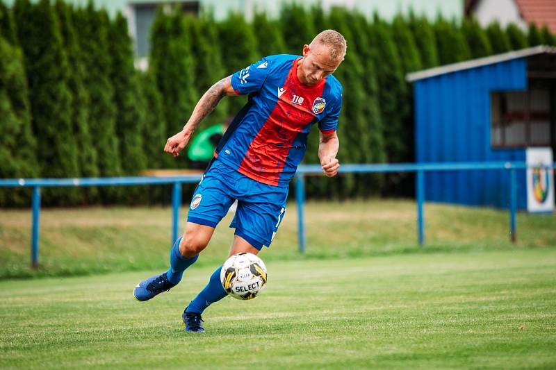 Ondřej Mihálik pálí v letní přípravě Viktorie Plzeň ostrými.