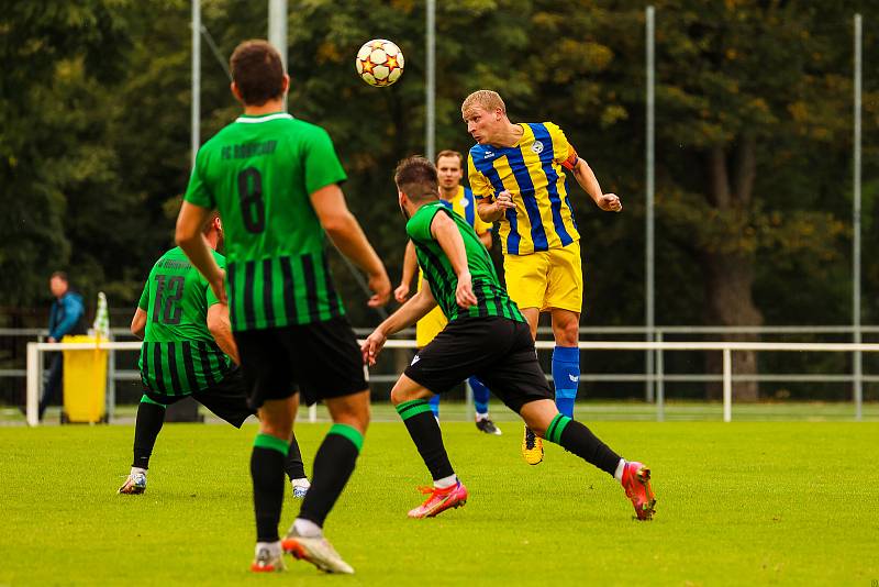 8. kolo FORTUNA divize A: FC Rokycany (na snímku fotbalisté v zelenočerných dresech) - Viktoria Mariánské Lázně 2:0 (1:0).