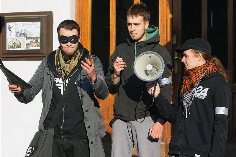 Pochod nespokojenosti organizovaný anarchisty