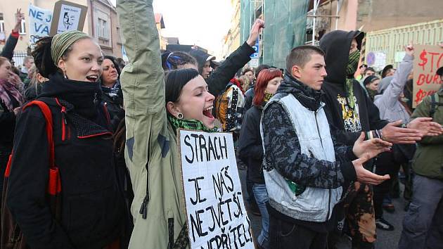 Pochod nespokojenosti organizovaný anarchisty