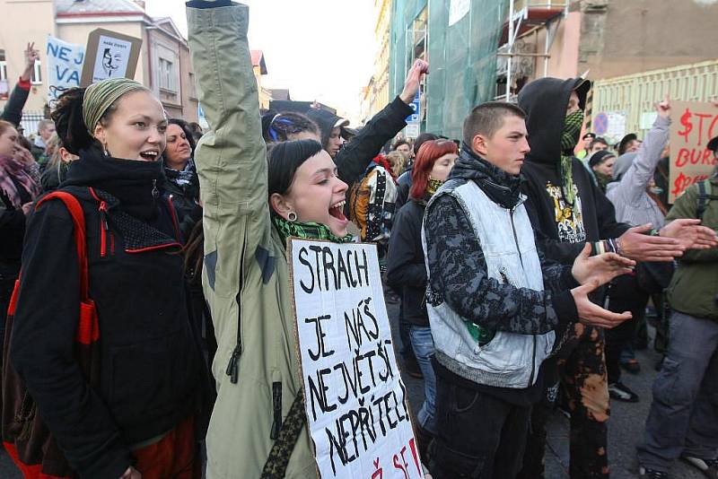 Pochod nespokojenosti organizovaný anarchisty