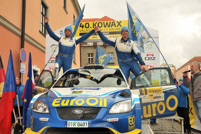 Posádka plzeňského EuroOil teamu Václav Pech - Petr Uhel s vozem Ford Focus WRC překvapivě vyhrála úvodní podnik domácího šampionátu Kowax Valašská Rally ValMez.