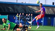 Fotbalisté rezervy Viktorie Plzeň (na archivním snímku hráči v červenomodrých dresech) v neděli jen remizovali s Admirou Praha 1:1.