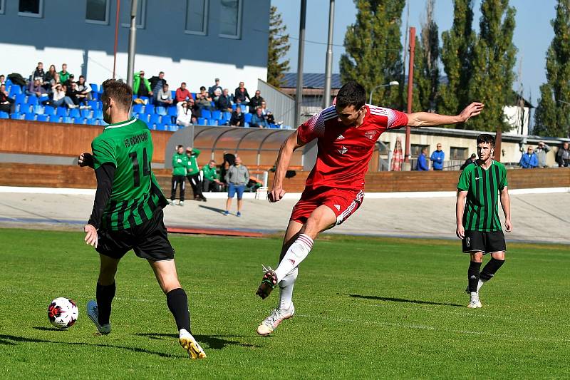 11. kolo divize: Petřín (červení) vs. Rokycany 4:0.