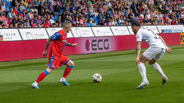 Fotbalisté Viktorie Plzeň vstoupili do nadstavby o titul sobotní remízou 2:2 se Slováckem.