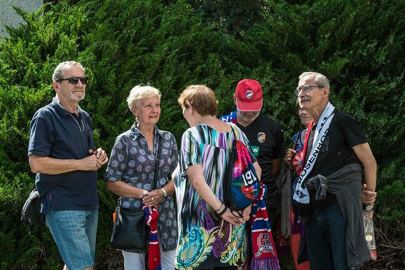 Poslední rozloučení s fotbalistou Marianem Čišovským.