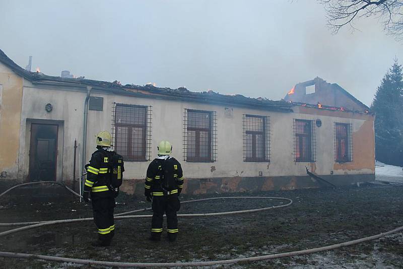 Požár restaurace v Bezvěrově na severním Plzeňsku