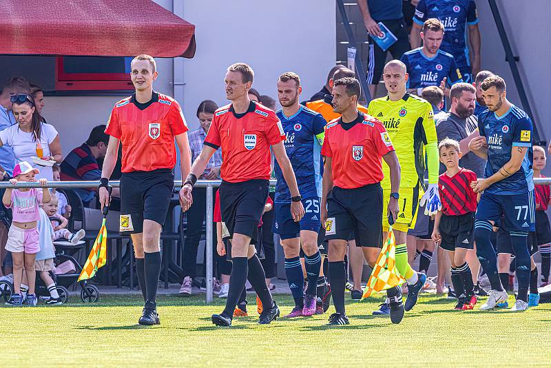 FC Viktoria Plzeň (bílí) - ŠK Slovan Bratislava 3:1.