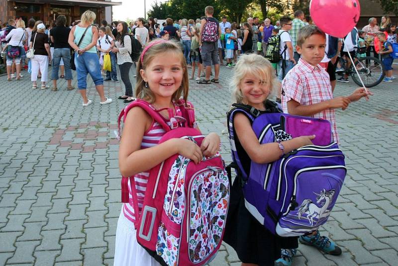 Dvě nerozlučné kamarádky Barunka a Kačenka se loučí jenom na chvilku.