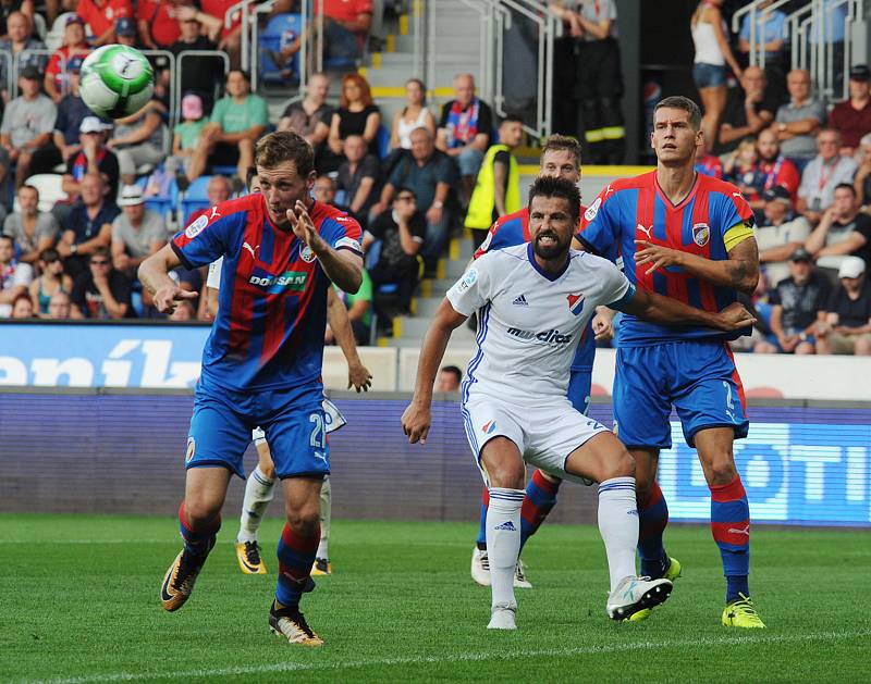 Fotbalisté Plzně porazili v zápase 5. kola první ligy doma Baník Ostrava 3:0.