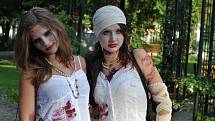 Populární zombie walk má za sebou další ročník. Na sto třicet účastníků prošlo Plzní, přímo během Dne Meliny Mercouri.  