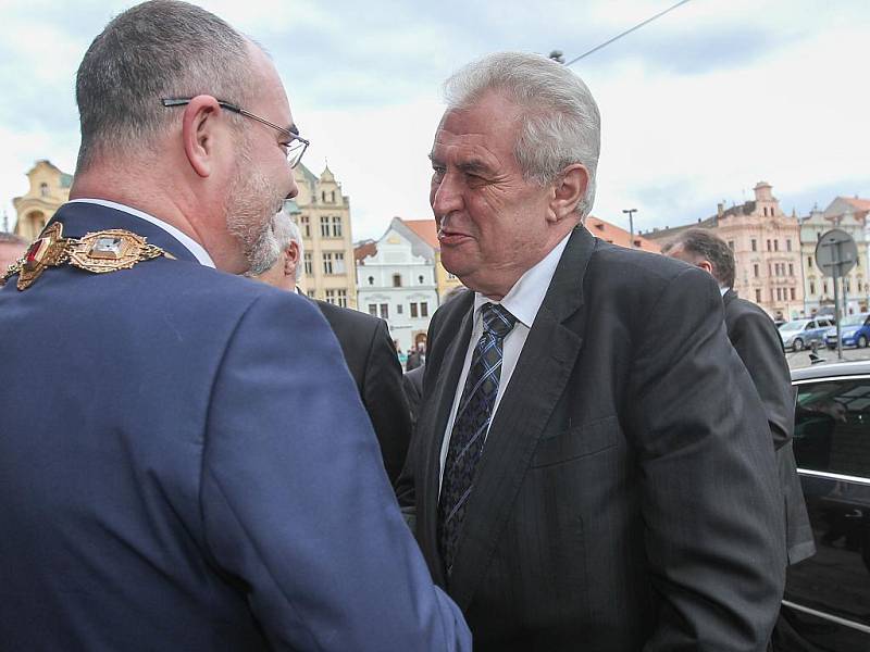 Přivítání prezidenta na magistrátu města primátorem Martinem Zrzaveckým