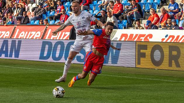 Fotbalisté Viktorie Plzeň vstoupili do nadstavby o titul sobotní remízou 2:2 se Slováckem.