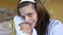 Jaroslav Prančl z Lužan se prý moc těšil na svoji prvorozenou dceru, kterou přivedla na svět Petra Bláhová 20. 12. v 7.45 hod. v Mulačově nemocnici a kterou rodiče pojmenovali Adélka (2,50 kg, 47 cm)
