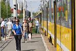 Na zastávce Ulice Boženy Němcové srazila v úterý odpoledne tramvaj muže