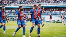 Viktoria Plzeň - Sparta Praha (v červeném), 8. května 2022.