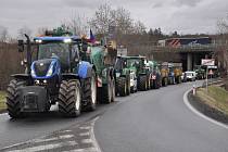 Farmáři z Plzně-jihu se připojili ke čtvrtečnímu protestu proti zemědělské politice Evropské unie a vyrazili v koloně na Plzeň