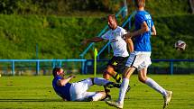 8. kolo krajského přeboru: SK Rapid Plzeň (na snímku hráči v modrých dresech) - FC Chotíkov 1932 1:2 (0:1).