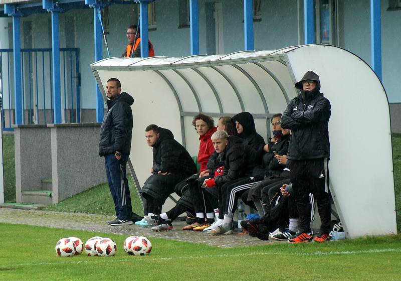 Z archivu: FK Robstav Přeštice (žlutí) - Petřín Plzeň.