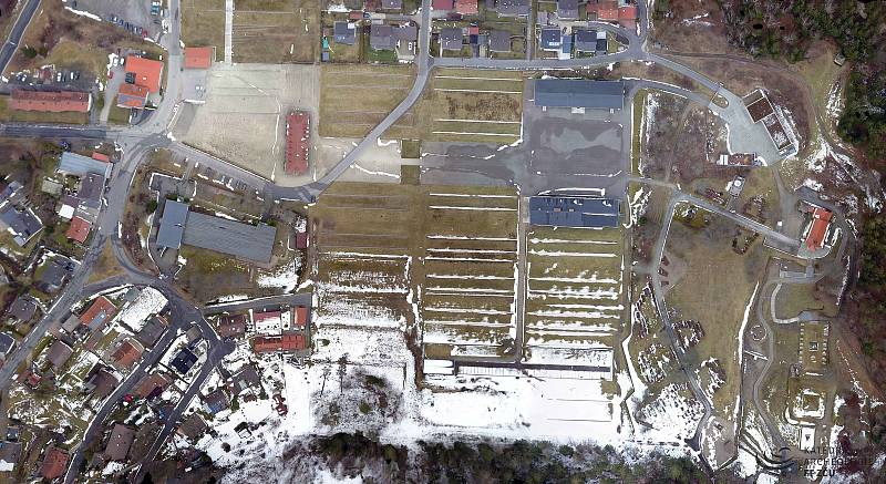 Prostor koncentračního tábore ve Flossenbürgu - snímek z dronu.