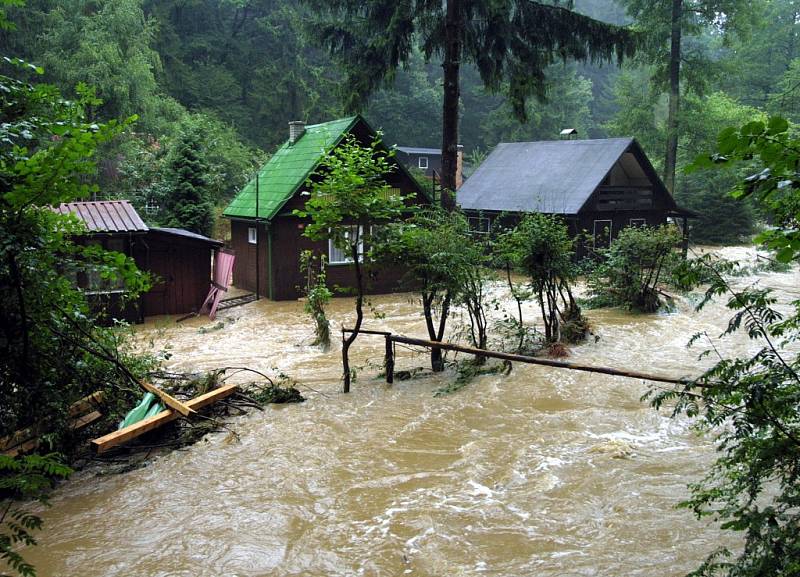 8. srpna 2002, chatová osada Tuleňů ve Šťáhlavicích