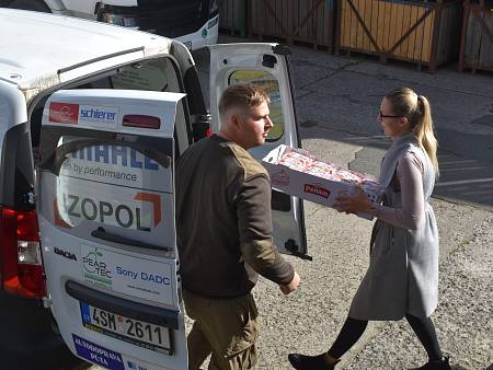 Domažlický deník | Potravinová banka Plzeň vydává jídlo i další zboží  zhruba čtyřem desítkám organizací | fotogalerie