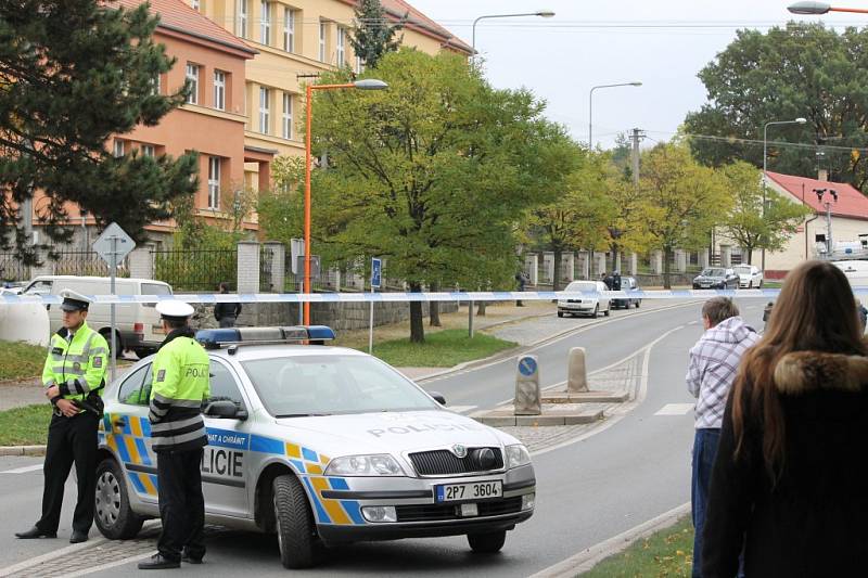 Cvičení záchranných složek na základní škole v Dobřanech