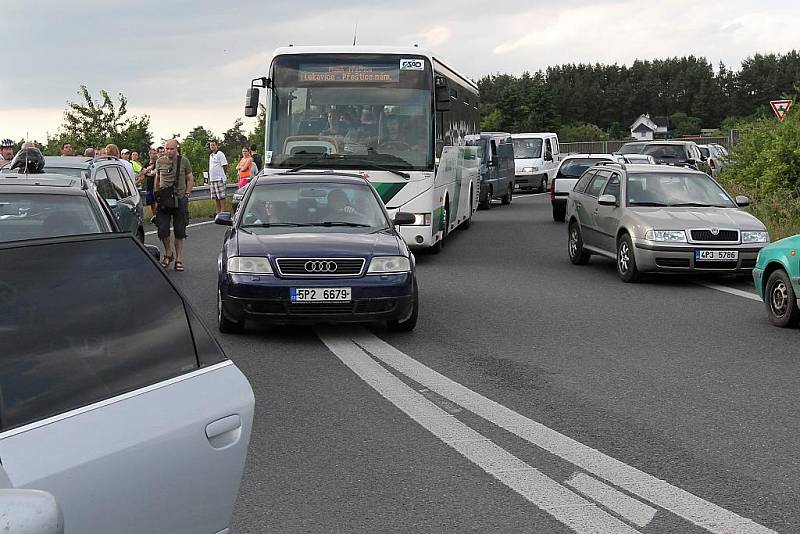 Požár ve firmě Varia Plus v Plzni-Liticích