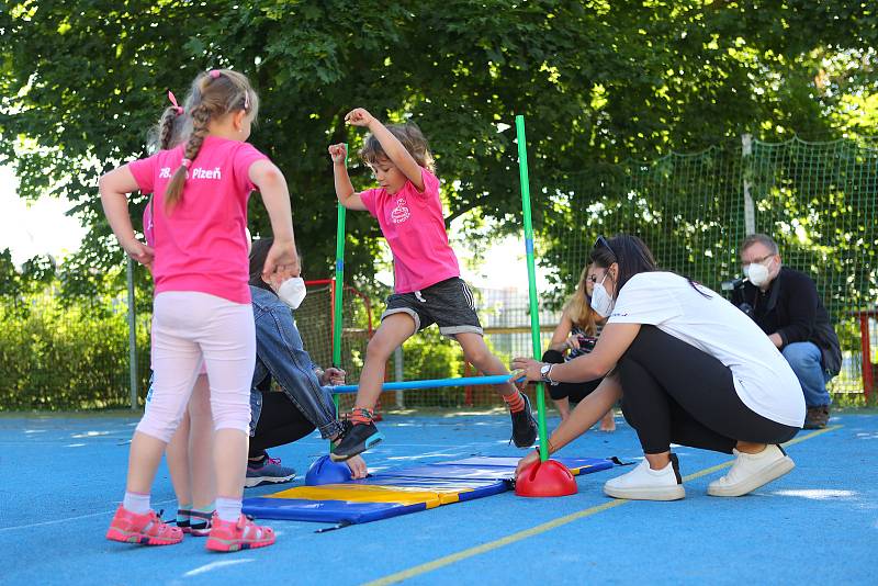 Sportovní hry mateřských škol v 78. MŠ v Sokolovské ulici na Lochotíně.