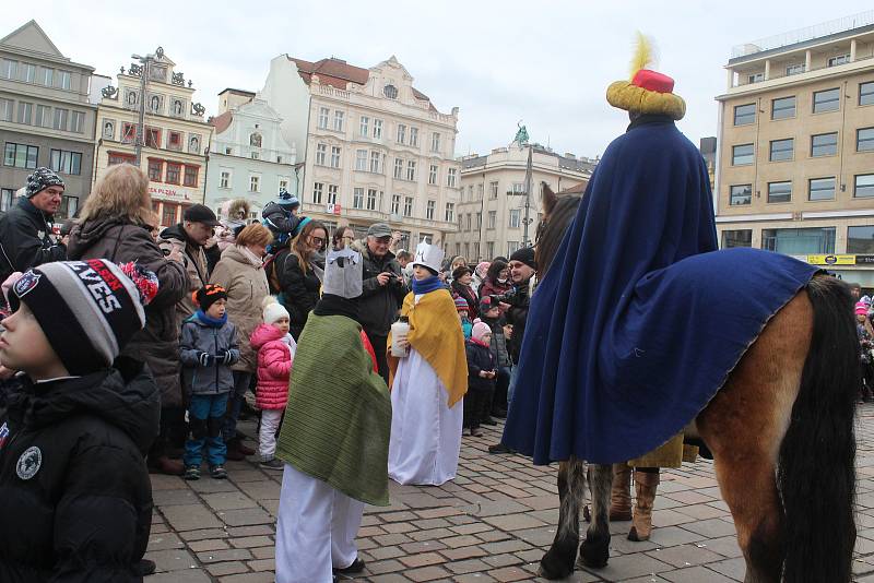 Tříkrálový průvod vyšel v neděli z plzeňského náměstí Republiky