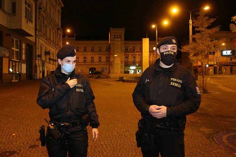 Hlídka Policie ČR na Americká třídě v Plzni.