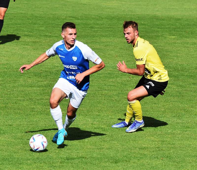 FC SILON Táborsko - FK ROBSTAV Přeštice (žlutí) 2:2.