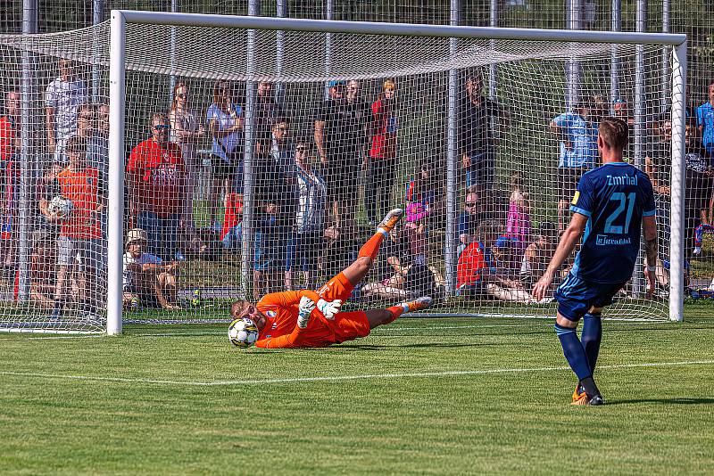 FC Viktoria Plzeň (bílí) - ŠK Slovan Bratislava 3:1.