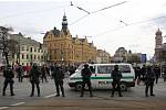 Samotný pochod radikálů směřoval od obchodního centra Plaza Plzeň přes sady Pětatřicátníků až na náměstí Republiky